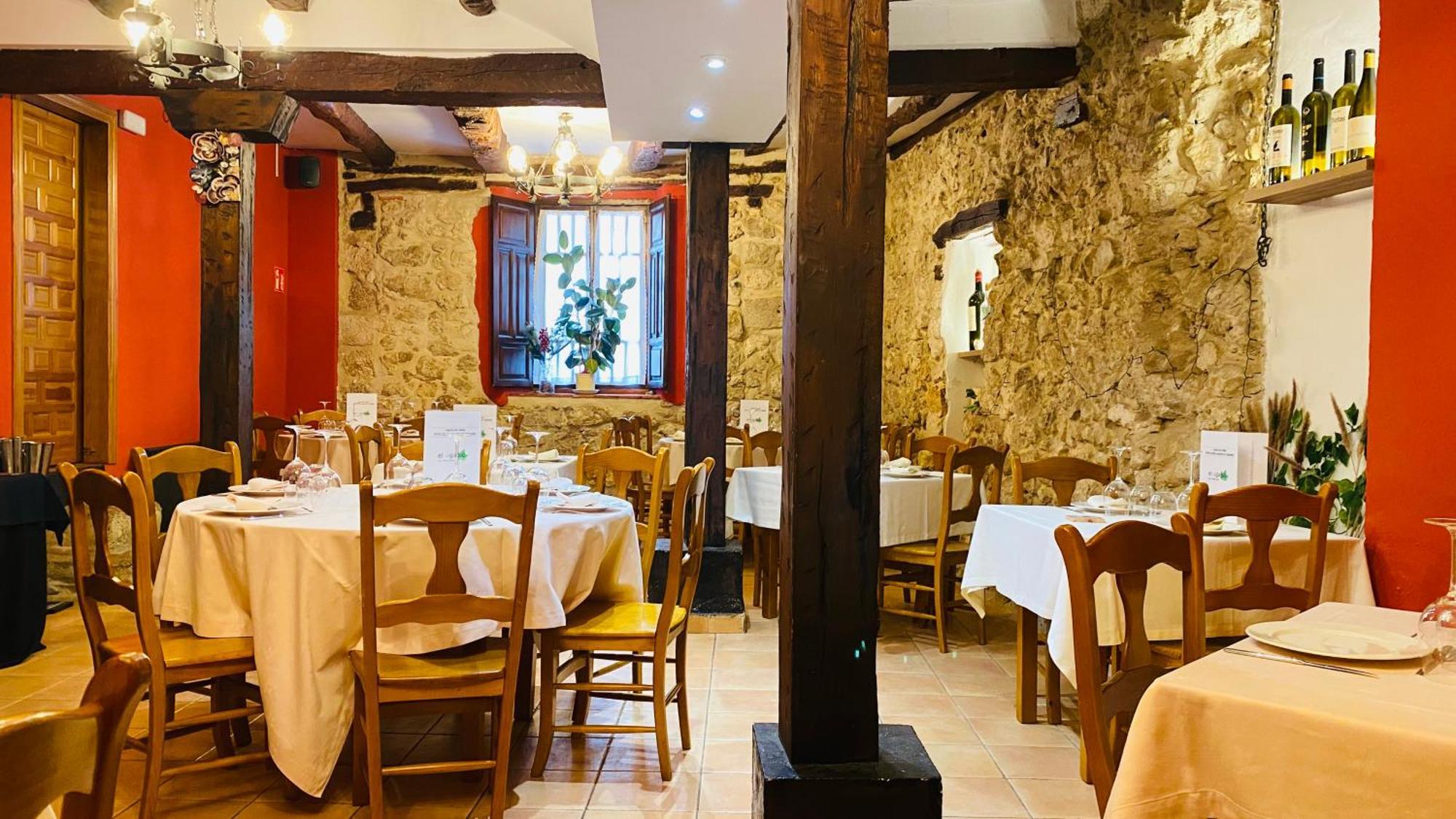 Hotel Restaurante Agapio De Tresnino Quintanilla de Onésimo Exterior photo